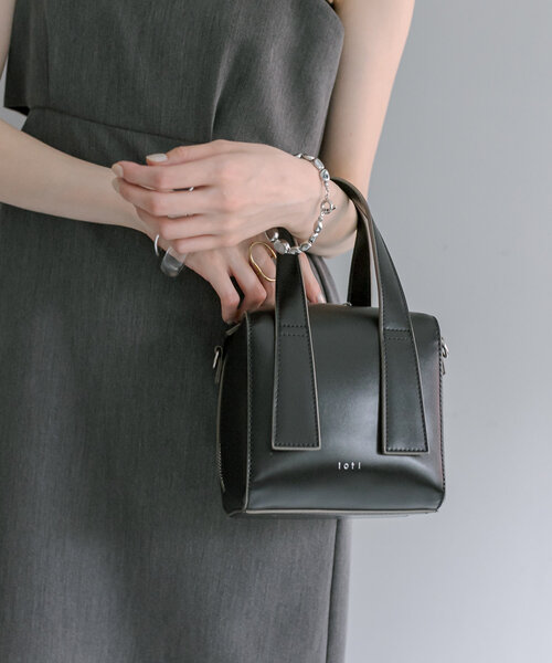 loti(ロティ)の「【3色展開】loti ボックスボストンBAG(トートバッグ・レディース・カーキ/ブラック/オフホワイト・ONE SIZE)」の18枚目の写真