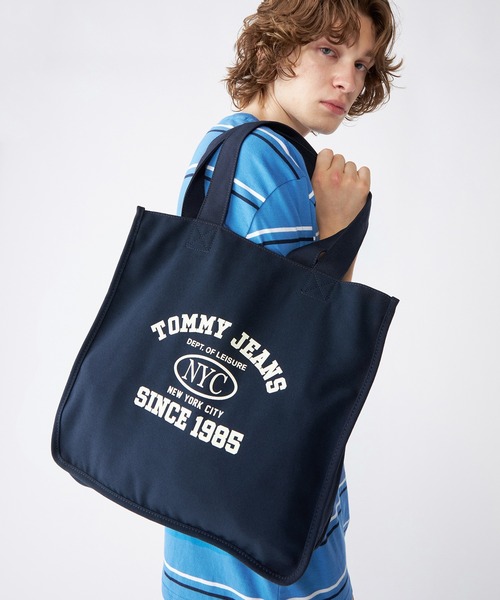 TOMMY HILFIGER(トミーヒルフィガー)の「キャンバスバッグ(トートバッグ・メンズ・オフホワイト/ネイビー・FREE)」の2枚目の写真