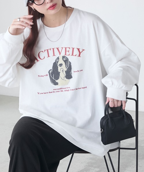 BONLECILL(ボンルシール)の「DOGサガラ刺繍×プリントオーバーロンTEE(Tシャツ/カットソー・レディース・ブルー/チャコールグレー/オフホワイト/ホワイト系/ライトブルー/オートミール/ダークグレー/スミクロ/ネイビー・FREE)」の3枚目の写真