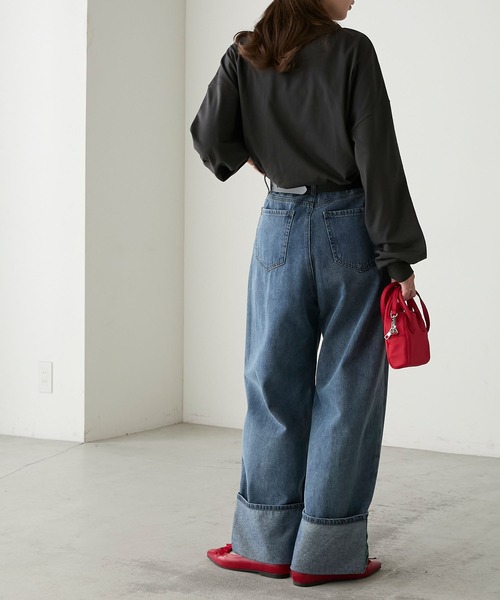 BONLECILL(ボンルシール)の「DOGサガラ刺繍×プリントオーバーロンTEE(Tシャツ/カットソー・レディース・ブルー/チャコールグレー/オフホワイト/ホワイト系/ライトブルー/オートミール/ダークグレー/スミクロ/ネイビー・FREE)」の18枚目の写真