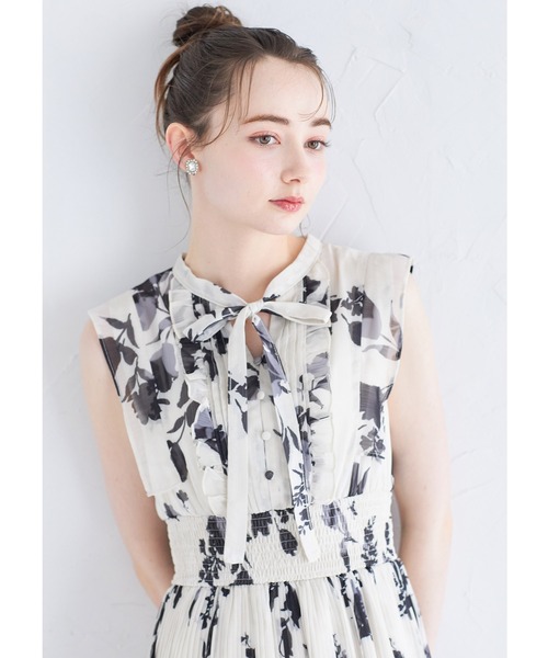 tocco closet(トッコ クローゼット)の「リボン付きウエストシャーリングフラワープリントプリーツワンピース(ワンピース・レディース・サックスブルー/ラベンダー/ブラック・M)」の20枚目の写真