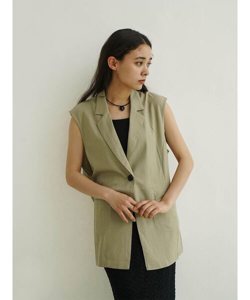 FIKA.（フィーカ）の「Back open gilet（ベスト・レディース・ベージュ/アイボリー/ブラック・MEDIUM）」の9枚目の写真