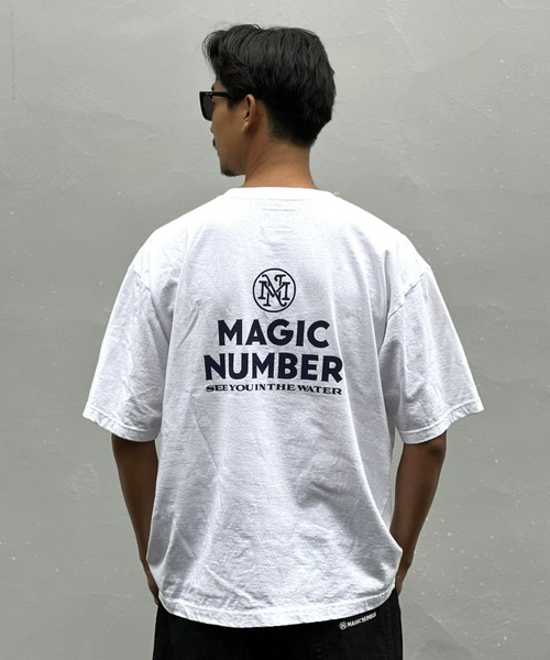 MAGIC NUMBER(マジック ナンバー)の「【MAGIC NUMBER】STOCK LOGO US COTTON T-SHIRT / ストックロゴ ユーエス コットン ティーシャツ(Tシャツ/カットソー・メンズ・ブラック/ホワイト/イエロー・LARGE/X-LARGE/MEDIUM)」の2枚目の写真