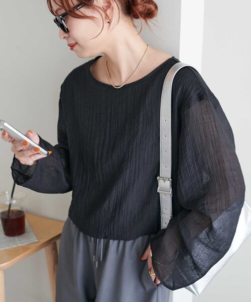 DISCOAT(ディスコート)の「【新色追加!/WEB限定】ツイストバルーンプルオーバー(シャツ/ブラウス・レディース・アイボリー/ブラック/ベージュ/グリーン系その他2/グレイッシュベージュ/チャコールグレー/モカ・FREE)」の15枚目の写真