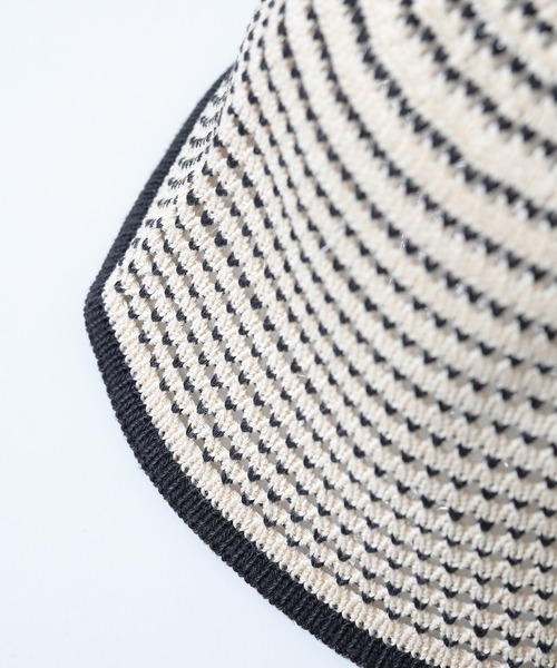 Monocoro toppi（モノコロトッピ）の「手編み ストライプ バケット ハット（ハット・レディース・アイボリー/ベージュ/ブラック・フリー）」の5枚目の写真