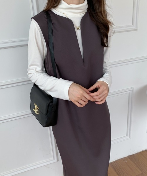 ABITOKYO（アビトーキョー）の「スキッパーロングジャンパースカート（ワンピース・レディース・ネイビー/ベージュ/モカ/ピンク/グリーン/ダークブラウン/カーキ/ブルーグレー/ブラック/アイボリー・L/M/S）」の4枚目の写真