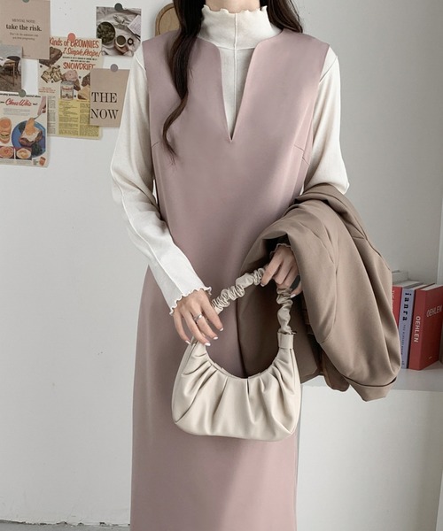 ABITOKYO（アビトーキョー）の「スキッパーロングジャンパースカート（ワンピース・レディース・ネイビー/ベージュ/モカ/ピンク/グリーン/ダークブラウン/カーキ/ブルーグレー/ブラック/アイボリー・L/M/S）」の10枚目の写真