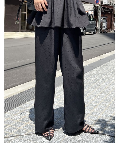Re:EDIT（リエディ）の「[低身長/高身長サイズ有]フロッキードットカットクレープパンツ（その他パンツ・レディース・ブラック/アイボリー・SHORT/MEDIUM/TALL/LARGE）」の5枚目の写真