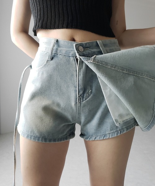 me+em select（ミームセレクト）の「【 ４size 】サイドリボンレイヤードウォッシュデニムミニスカパン ／　side ribbon layered wash denim mini skirt pants（デニムパンツ・レディース・ライトブルー・SMALL/MEDIUM/LARGE/X-LARGE）」の10枚目の写真