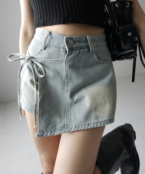 me+em select（ミームセレクト）の「【 ４size 】サイドリボンレイヤードウォッシュデニムミニスカパン ／　side ribbon layered wash denim mini skirt pants（デニムパンツ・レディース・ライトブルー・SMALL/MEDIUM/LARGE/X-LARGE）」の11枚目の写真