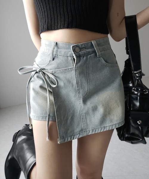 me+em select（ミームセレクト）の「【 ４size 】サイドリボンレイヤードウォッシュデニムミニスカパン ／　side ribbon layered wash denim mini skirt pants（デニムパンツ・レディース・ライトブルー・SMALL/MEDIUM/LARGE/X-LARGE）」の12枚目の写真