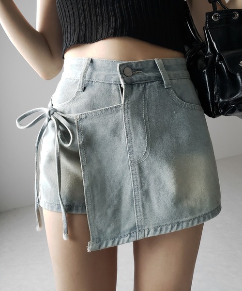 me+em select（ミームセレクト）の「【 ４size 】サイドリボンレイヤードウォッシュデニムミニスカパン ／　side ribbon layered wash denim mini skirt pants（デニムパンツ・レディース・ライトブルー・SMALL/MEDIUM/LARGE/X-LARGE）」の9枚目の写真