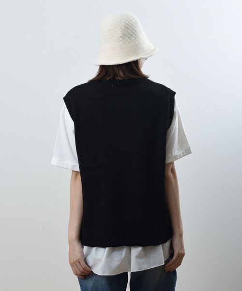 rps（アールピーエス）の「フラワー刺繍クルーネックニットベスト（ベスト・レディース・ブラック/アイボリー/マスタード/グレー・フリー）」の11枚目の写真