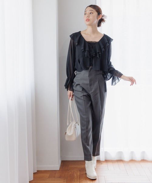 mysty woman（ミスティウーマン）の「Ｗベルトテーパードパンツ 149651（スラックス・レディース・グレー/チャコールグレー/ブルー系その他/ダークブラウン/ベージュ系その他・FREE）」の12枚目の写真