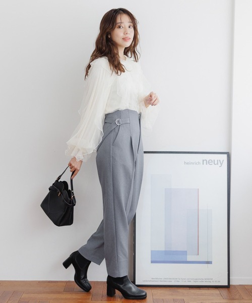 mysty woman（ミスティウーマン）の「Ｗベルトテーパードパンツ 149651（スラックス・レディース・グレー/チャコールグレー/ブルー系その他/ダークブラウン/ベージュ系その他・FREE）」の13枚目の写真
