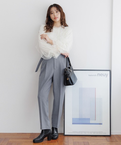 mysty woman（ミスティウーマン）の「Ｗベルトテーパードパンツ 149651（スラックス・レディース・グレー/チャコールグレー/ブルー系その他/ダークブラウン/ベージュ系その他・FREE）」の14枚目の写真