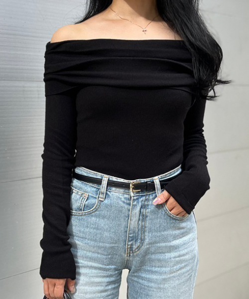 MODE ROBE(モードローブ)の「オフショルデザインニットトップス(ニット/セーター・レディース・グレー/アイボリー/ブラック・FREE)」の3枚目の写真