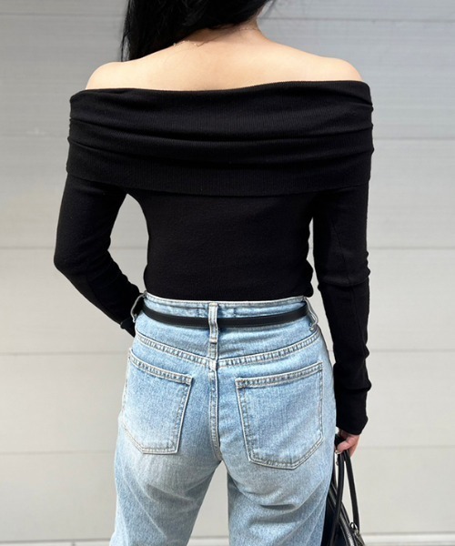 MODE ROBE(モードローブ)の「オフショルデザインニットトップス(ニット/セーター・レディース・グレー/アイボリー/ブラック・FREE)」の5枚目の写真