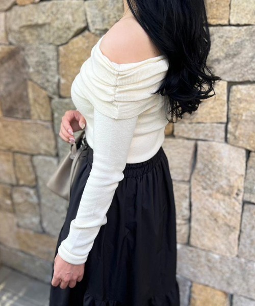 MODE ROBE(モードローブ)の「オフショルデザインニットトップス(ニット/セーター・レディース・グレー/アイボリー/ブラック・FREE)」の13枚目の写真