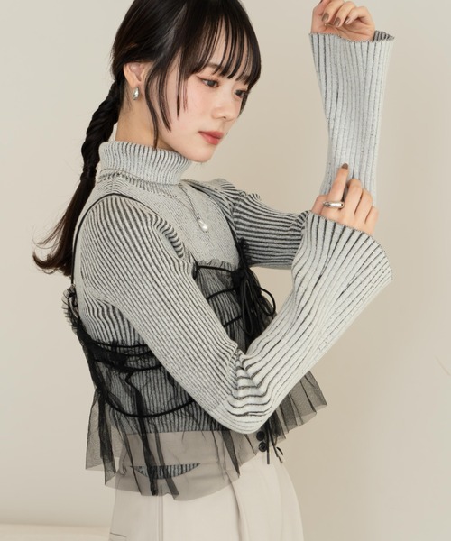 hinari(ヒナリ)の「バイカラーリブフレアニット(ニット/セーター・レディース・ピンク/グリーン/ベージュ/チャコールグレー・FREE)」の22枚目の写真