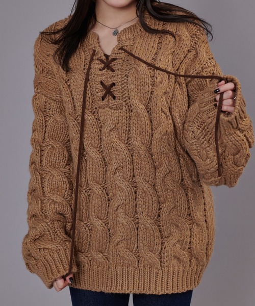 favclo.(ファブクロ)の「Cable Knit Sweater / ケーブルニットセーター(ニット/セーター・レディース・オフホワイト/ライトブラウン・FREE)」の6枚目の写真