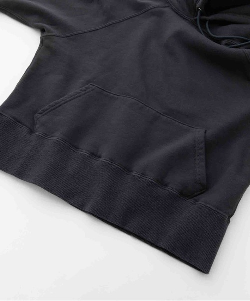 SEA（シー）の「コンパクトラグラン スウェットフーディ（スウェット・レディース・チャコールグレー/ホワイト/レッド・ONE SIZE）」の7枚目の写真