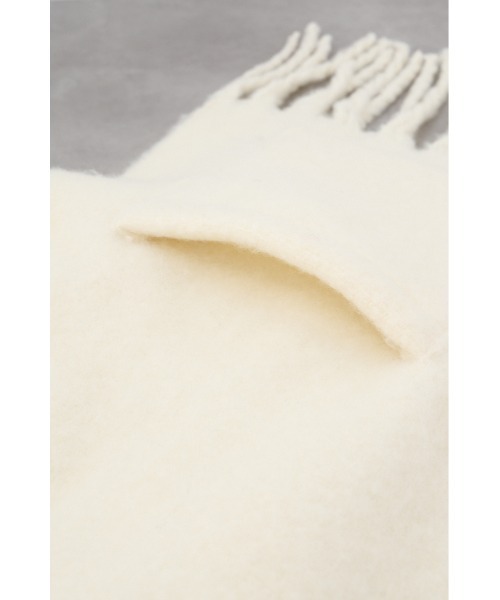 AZUL by moussy（アズールバイマウジー）の「ポケット付マフラー（ストール/ショール・レディース・レッド/アイボリー/ブルー・FREE）」の10枚目の写真