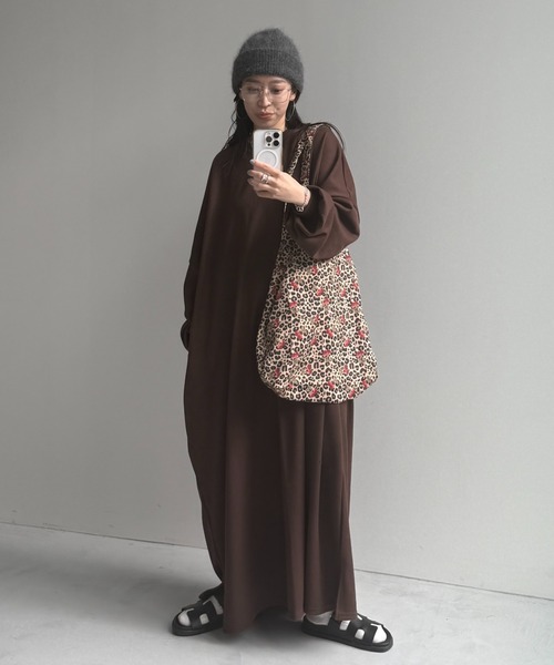 wee9s（ウィークス）の「super loose light sweatee one piece/ スーパールーズライトスウェッティーワンピース（ワンピース・レディース・ブラック/スカイブルー/パープル/オレンジ/チェリーピンク/ベビーピンク/レッド/グレー/ブルー/ネイビー/グリーン/ライラック/ブラウン・FREE/SHORT/LONG）」の3枚目の写真