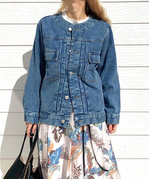 Q（キュー）の「デニムノーカラージャケット（デニムジャケット・レディース・ブルー・MEDIUM）」の2枚目の写真