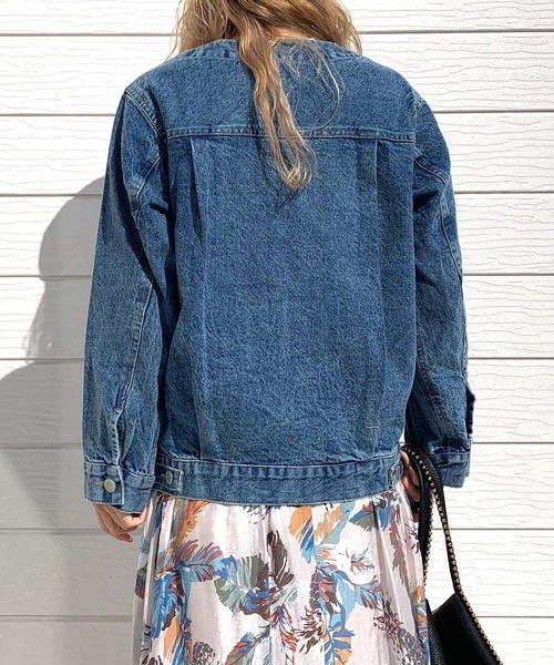 Q（キュー）の「デニムノーカラージャケット（デニムジャケット・レディース・ブルー・MEDIUM）」の4枚目の写真