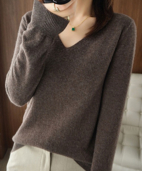 blackdia ocean(ブラックダイヤオーシャン)の「blackdia ocean シンプルVネックニット(ニット/セーター・レディース・ブラック/ピンク/ダークブラウン/ライトグレー/ホワイト/ライトパープル/ベージュ/ライトブラウン・LARGE/MEDIUM/SMALL)」の12枚目の写真