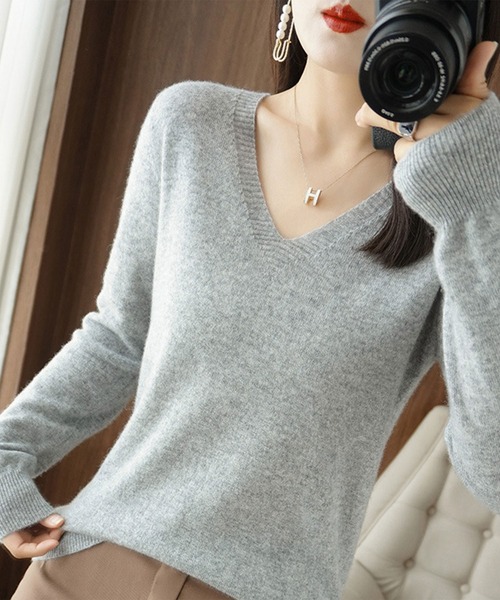 blackdia ocean(ブラックダイヤオーシャン)の「blackdia ocean シンプルVネックニット(ニット/セーター・レディース・ブラック/ピンク/ダークブラウン/ライトグレー/ホワイト/ライトパープル/ベージュ/ライトブラウン・LARGE/MEDIUM/SMALL)」の11枚目の写真