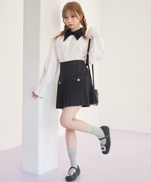 TITTY&CO.（ティティーアンドコー）の「ビジュー付きバイカラーブラウス（シャツ/ブラウス・レディース・ホワイト・FREE）」の6枚目の写真