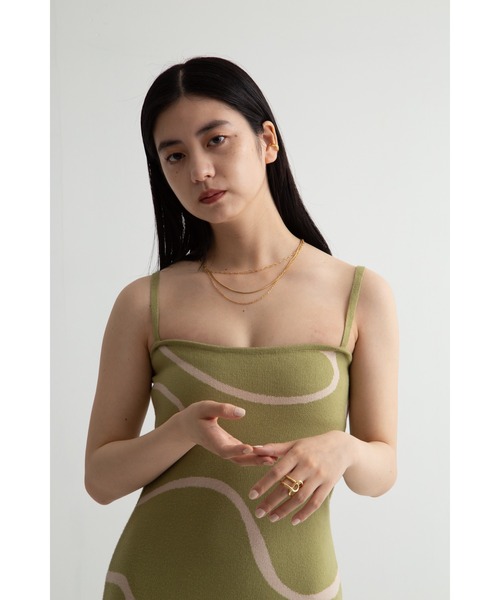 Uenui(ウニュイ)の「【ZOZO限定】ウェーブ パターン ニットワンピース キャミワンピース(ワンピース・レディース・ブラック/ブルー/グリーン・FREE)」の9枚目の写真