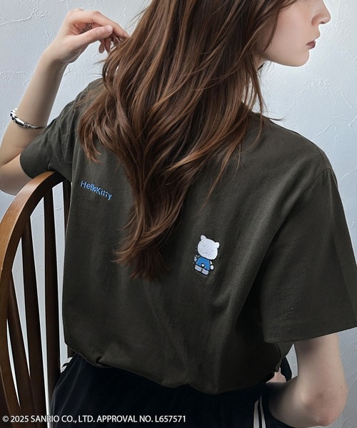 sanrio(サンリオ)の「【Sanrio characters/サンリオキャラクターズ】大人っぽく推せる。綿100%バックサンリオキャラ刺繍半袖コンパクトTシャツ(半袖)(Tシャツ/カットソー・レディース・ホワイト/オートミール/チャコール・X-LARGE/SMALL/MEDIUM/LARGE)」の11枚目の写真