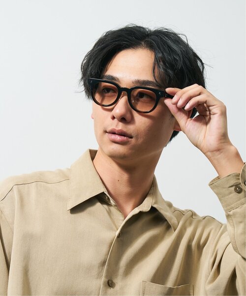 JOURNAL STANDARD relume（ジャーナルスタンダード　レリューム）の「【WEB限定】ウェリントン型 調光サングラス｜レンズの色が変わるサングラス｜高級感｜紫外線対策｜UVカット｜ユニセックス｜ジャーナルスタンダードレリューム｜Zoff｜JOURNAL STANDARD relume（サングラス・レディース・ブラック系その他2/ブラック・FREE）」の2枚目の写真