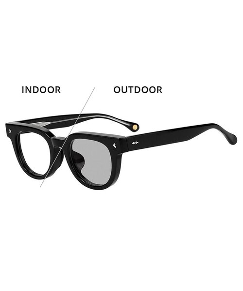 JOURNAL STANDARD relume（ジャーナルスタンダード　レリューム）の「【WEB限定】ウェリントン型 調光サングラス｜レンズの色が変わるサングラス｜高級感｜紫外線対策｜UVカット｜ユニセックス｜ジャーナルスタンダードレリューム｜Zoff｜JOURNAL STANDARD relume（サングラス・レディース・ブラック系その他2/ブラック・FREE）」の4枚目の写真