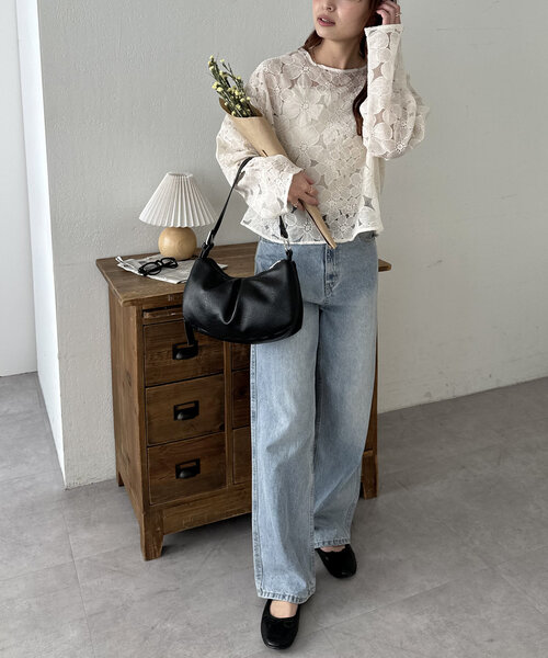 DISCOAT(ディスコート)の「タックデザインバッグ(ハンドバッグ・レディース・ブラック/ブラウン/ベージュ・FREE)」の6枚目の写真