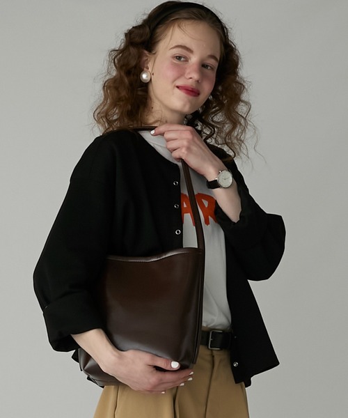 BONLECILL Marche(ボンルシールマルシェ)の「【BONLECILL Marche】《ショルダーポーチ付き》ワンハンドル バケットショルダーバッグ(ショルダーバッグ・レディース・ブラック/ブラウン/レッド/キャメル・FREE)」の19枚目の写真