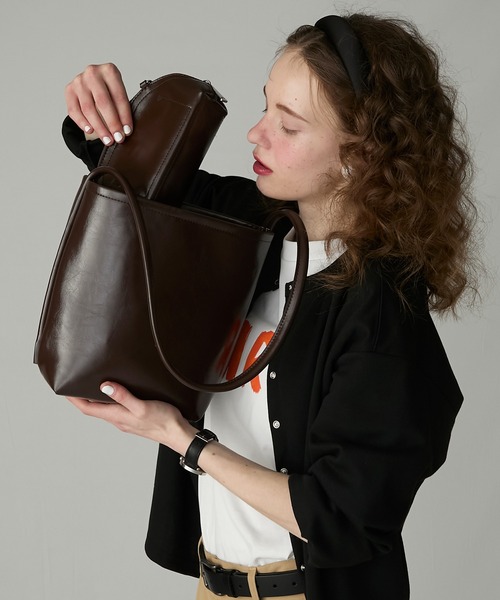 BONLECILL Marche(ボンルシールマルシェ)の「【BONLECILL Marche】《ショルダーポーチ付き》ワンハンドル バケットショルダーバッグ(ショルダーバッグ・レディース・ブラック/ブラウン/レッド/キャメル・FREE)」の21枚目の写真