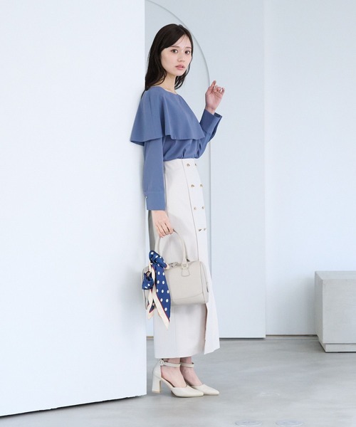 Andemiu(アンデミュウ)の「オフショルブラウス325564(シャツ/ブラウス・レディース・ブラック/オフホワイト/ブルー・FREE)」の7枚目の写真