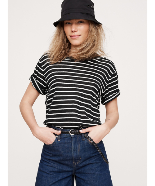 Banana Republic（バナナリパブリック）の「リラックス リネン Tシャツ（Tシャツ/カットソー・レディース・カーキ/ブラック/イエロー/グリーン/ホワイト×ブルー/ブルー/ブラック系その他・M/L/S/XS）」の4枚目の写真