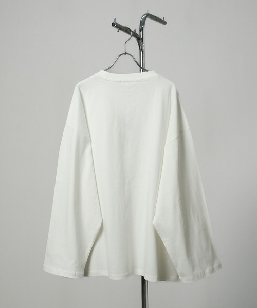 NILWAY（ニルウェイ）の「【25AW】 花柄 ワンポイント センター刺繍 フレアスリーブ 長袖 ロングTシャツ　ロンT（Tシャツ/カットソー・メンズ・ブラック/ホワイト系/ブラック系/ホワイト・MEDIUM/LARGE）」の9枚目の写真