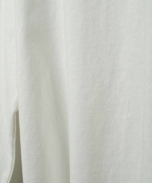 NILWAY（ニルウェイ）の「【25AW】 花柄 ワンポイント センター刺繍 フレアスリーブ 長袖 ロングTシャツ　ロンT（Tシャツ/カットソー・メンズ・ブラック/ホワイト系/ブラック系/ホワイト・MEDIUM/LARGE）」の10枚目の写真