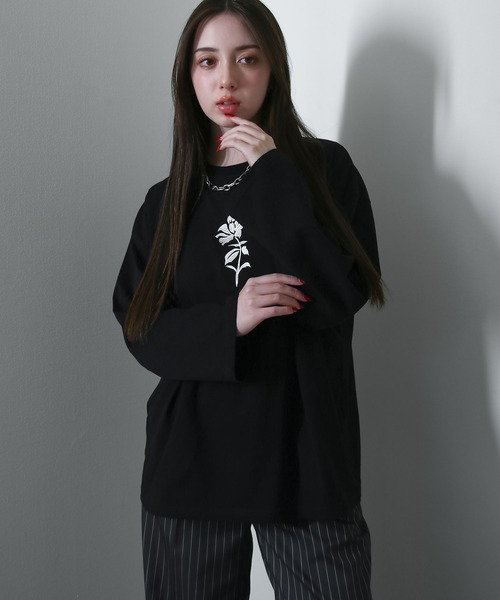 NILWAY（ニルウェイ）の「【25AW】 花柄 ワンポイント センター刺繍 フレアスリーブ 長袖 ロングTシャツ　ロンT（Tシャツ/カットソー・メンズ・ブラック/ホワイト系/ブラック系/ホワイト・MEDIUM/LARGE）」の13枚目の写真