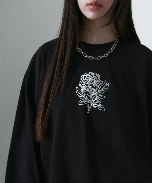 NILWAY（ニルウェイ）の「【25AW】 花柄 ワンポイント センター刺繍 フレアスリーブ 長袖 ロングTシャツ　ロンT（Tシャツ/カットソー・メンズ・ブラック/ホワイト系/ブラック系/ホワイト・MEDIUM/LARGE）」の17枚目の写真