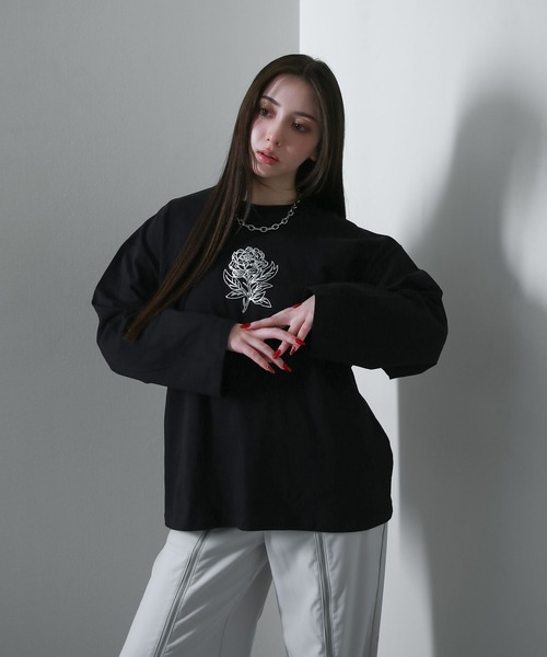 NILWAY（ニルウェイ）の「【25AW】 花柄 ワンポイント センター刺繍 フレアスリーブ 長袖 ロングTシャツ　ロンT（Tシャツ/カットソー・メンズ・ブラック/ホワイト系/ブラック系/ホワイト・MEDIUM/LARGE）」の20枚目の写真