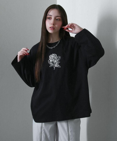 NILWAY（ニルウェイ）の「【25AW】 花柄 ワンポイント センター刺繍 フレアスリーブ 長袖 ロングTシャツ　ロンT（Tシャツ/カットソー・メンズ・ブラック/ホワイト系/ブラック系/ホワイト・MEDIUM/LARGE）」の19枚目の写真