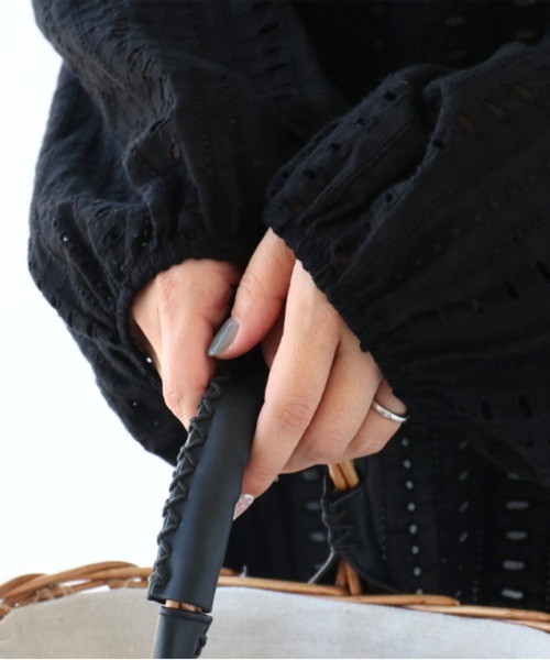 sanpo kuschel(サンポクシェル)の「カットワークで品よく涼し気チュニック(シャツ/ブラウス・レディース・ブラック・FREE)」の7枚目の写真