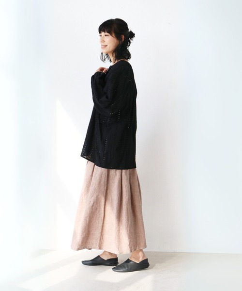 sanpo kuschel(サンポクシェル)の「カットワークで品よく涼し気チュニック(シャツ/ブラウス・レディース・ブラック・FREE)」の9枚目の写真